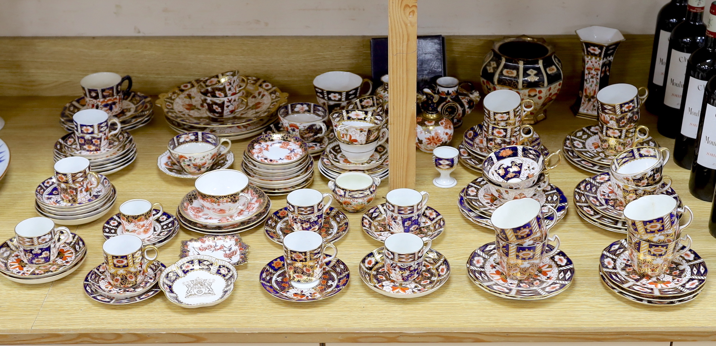 Royal Crown Derby Imari pattern tea ware including vases, sandwich plates and trios